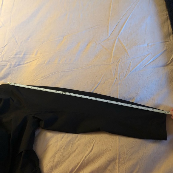 Lululemon lightweight black rain jacket - Picture 9 of 10